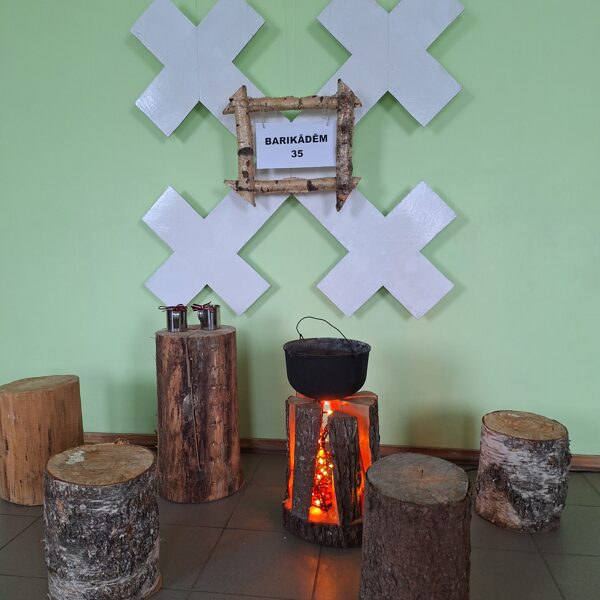 Muzejpedagoģiskā programma "Barikādes 45 minūtēs"