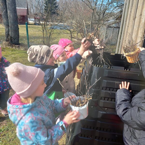 Mazais komposts- plašā pasaule.