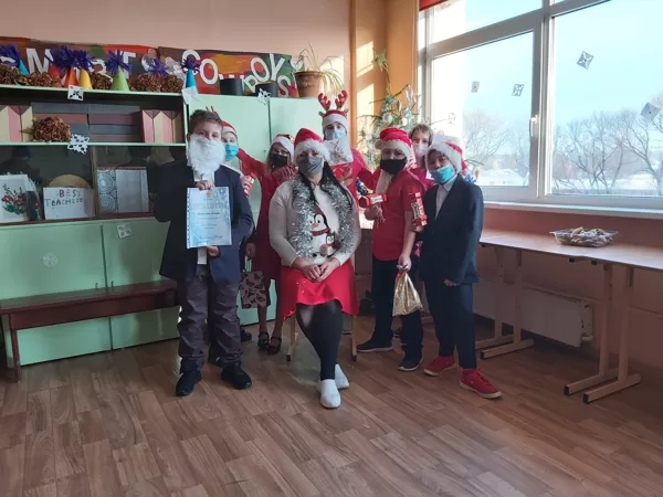 Baltie Ziemassvētki Tilžas vidusskolā.