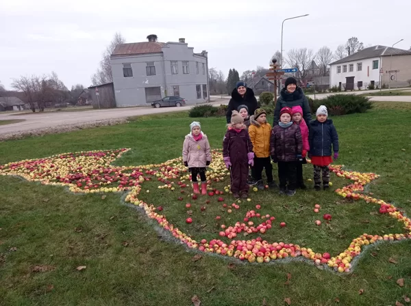 Piepildām Latvijas kontūru