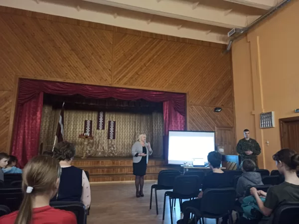 Absolvents Azsardzības akadēmijas   kadeta dalīšanās pieredzē